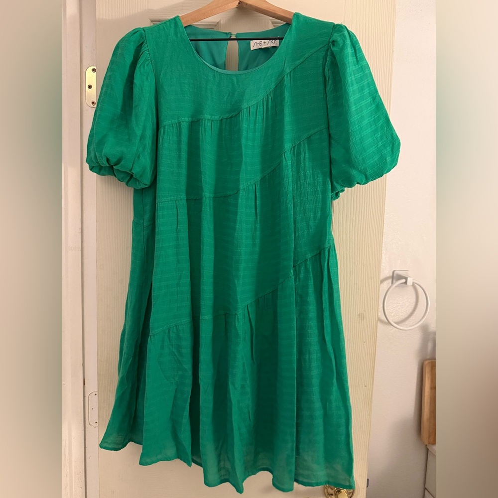 👗💚 She + Sky Vibrant Green Dress